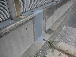 シリコーン粘着シートを使用した壁高欄防水・防食工（ TH-140017-VE ）