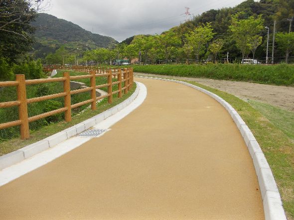 雑草アタックS土系舗装材（ QS-150035-VE ）