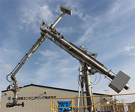 世界初の液化水素用船陸間移送ローディングアームを開発