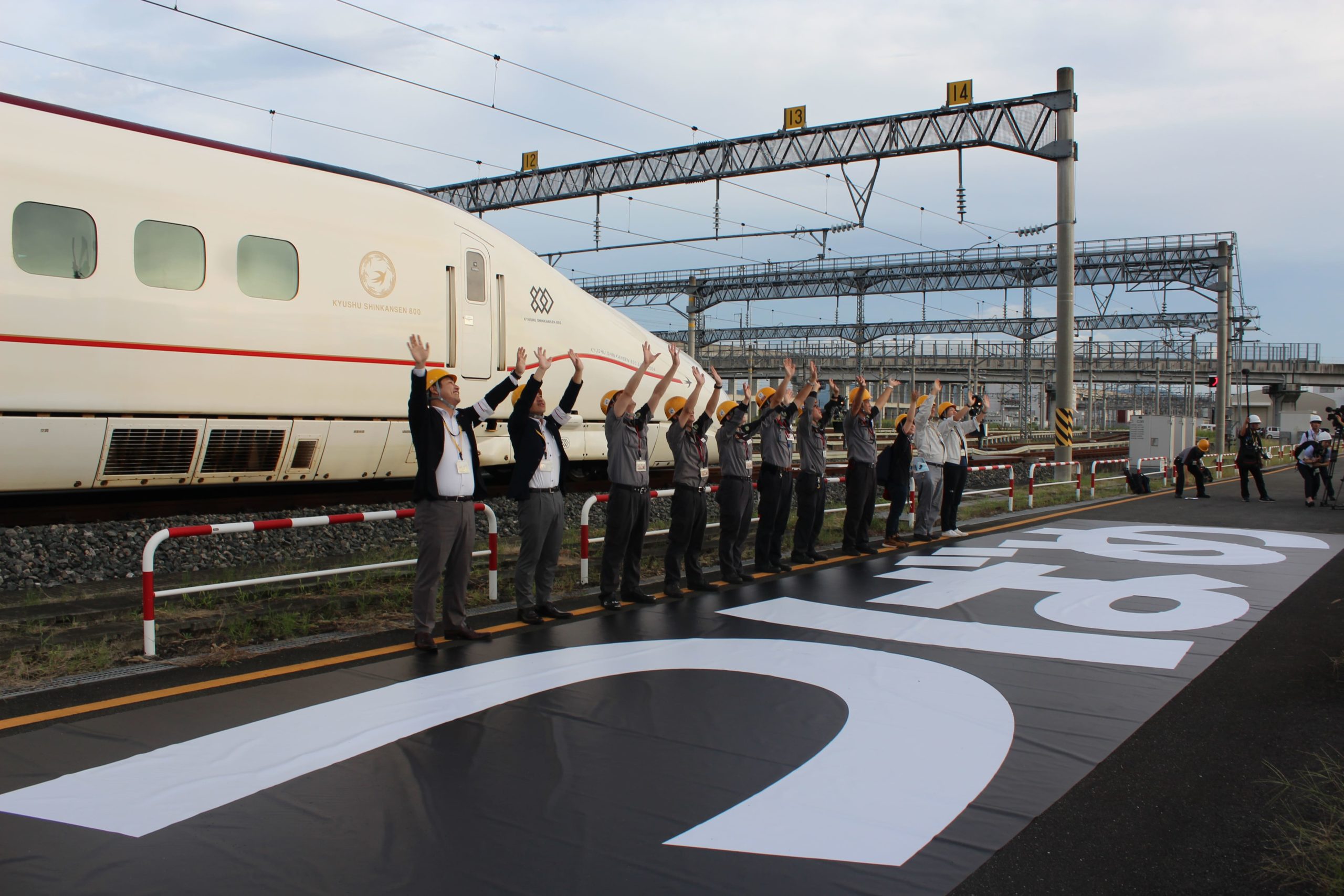 人工衛星「つばめ」が九州新幹線「つばめ」を撮影