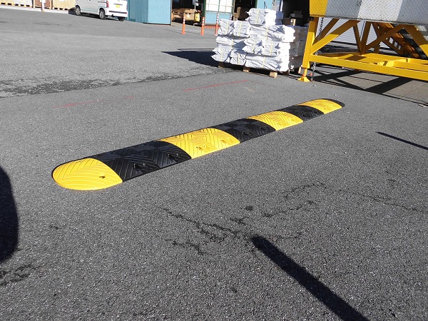 リサイクルゴム製ハンプ (KT-160087-VR)