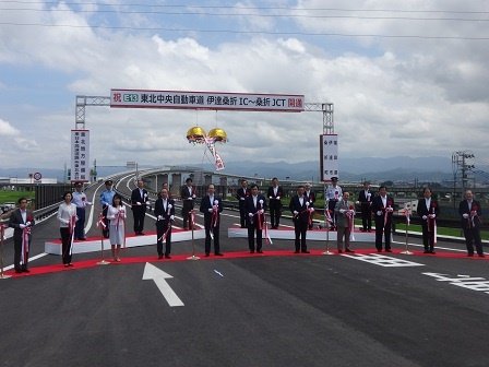 復興支援道路の相馬福島道路（伊達桑折ＩＣ～桑折ＪＣＴ２．０ｋｍ）開通[福島県伊達市／桑折町］