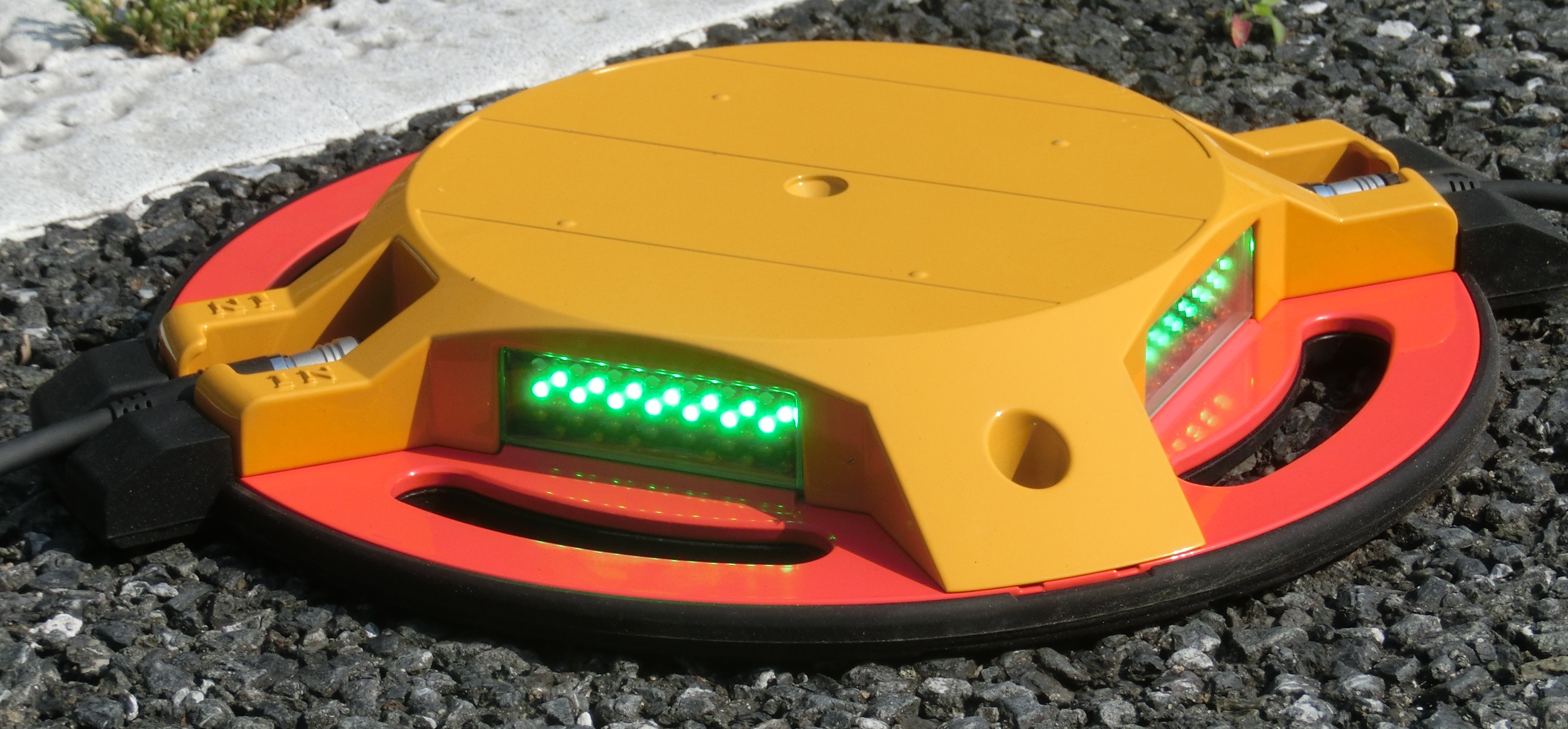 路面点滅誘導灯「ミチテラ」(KT-230040-A)