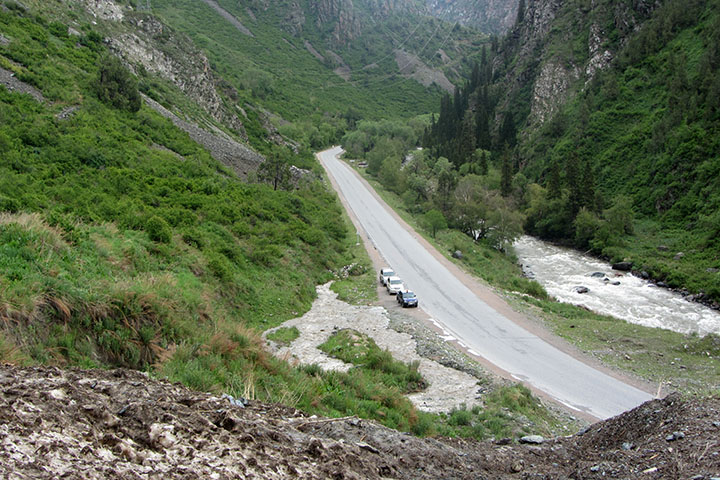 キルギス：ビシュケク-オシュ道路雪崩対策計画