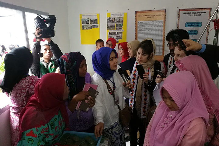 インドネシア：地方分権下における母子健康手帳を活用した母子保健プログラムの質の向上プロジェクト