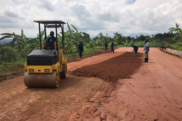 ウガンダ：西ナイル地域の難民受入地域における国道改修計画