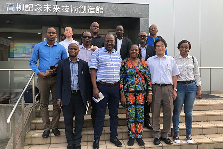 タンザニア地方電化及び副産物の付加価値化をめざした作物残渣からの革新的油脂抽出技術の開発と普及