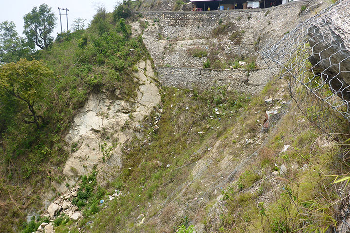 ネパール：シンズリ道路震災復旧計画