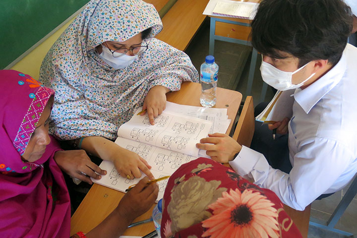 パキスタン：学校活動と住民参加を通じたジェンダーに配慮した就学継続プロジェクト