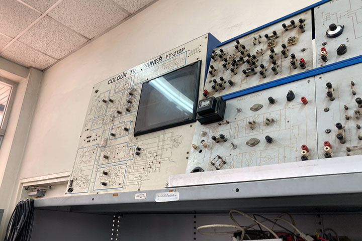 ラオス：ラオス国立大学工学部施設及び実験機材整備計画