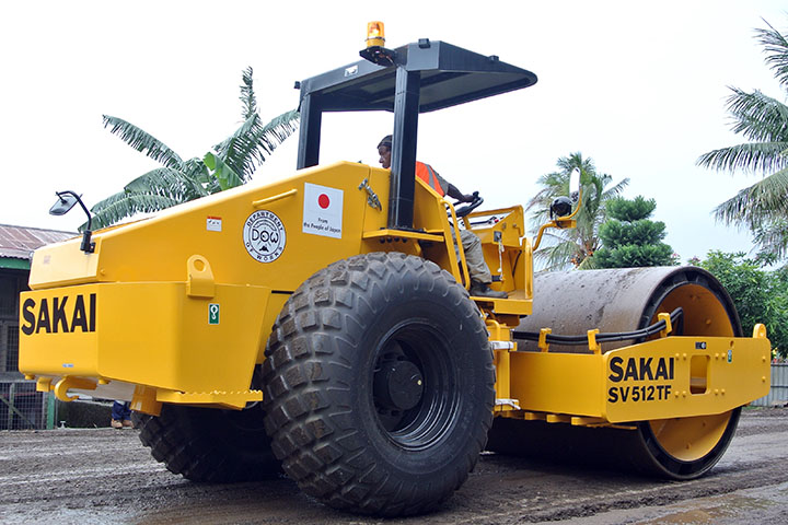 パプアニューギニア：道路補修機材整備計画