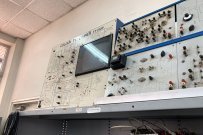 ラオス：ラオス国立大学工学部施設及び実験機材整備計画