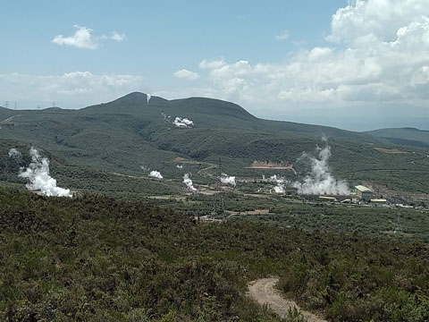 ケニア：東アフリカ大地溝帯に発達する地熱系の最適開発のための包括的ソリューション
