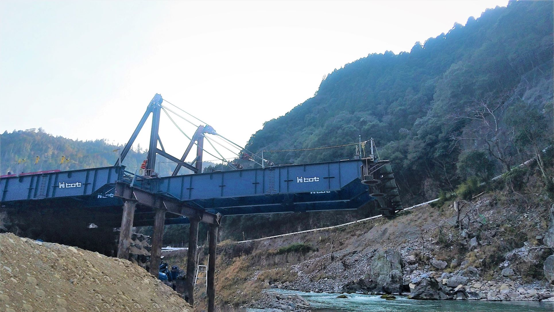 導杭を用いない仮設桟橋「HiDoレス工法」(KT-230167-A)